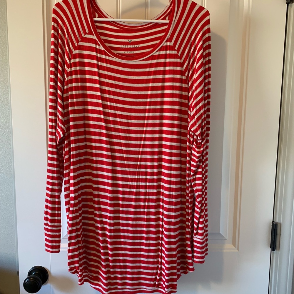 AMERICAN EAGLE // Jegging long sleeved shirt